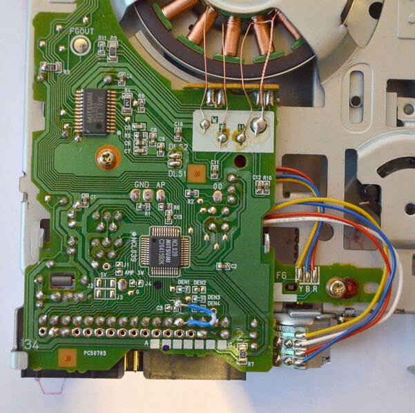 File:Mitsumi D353M3D-5000 DS0 Mod After.jpg